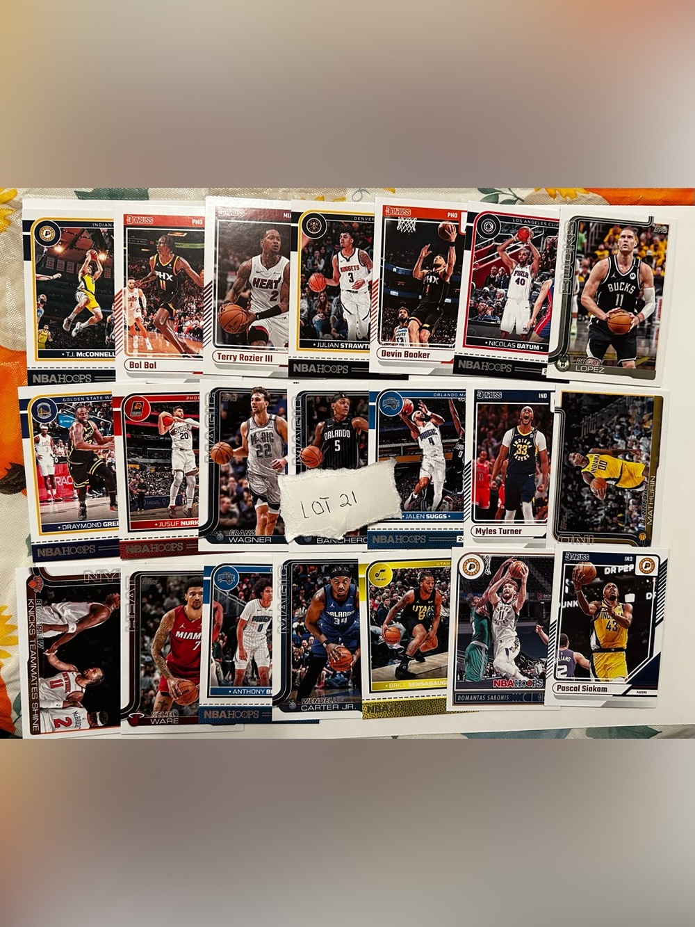 Lot 21 mixed brand / team nba sports cards